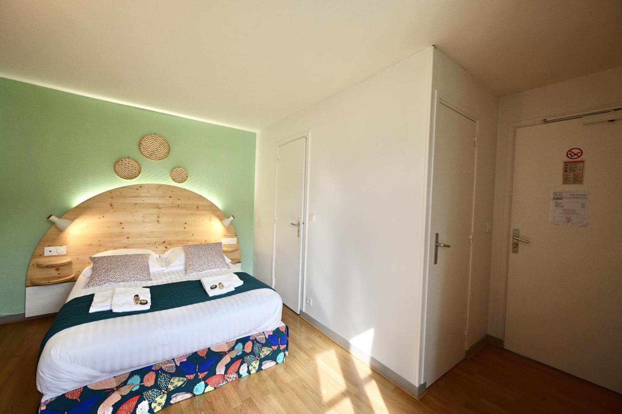 Hotel La Cuisine Des Lulus Montainville  Экстерьер фото