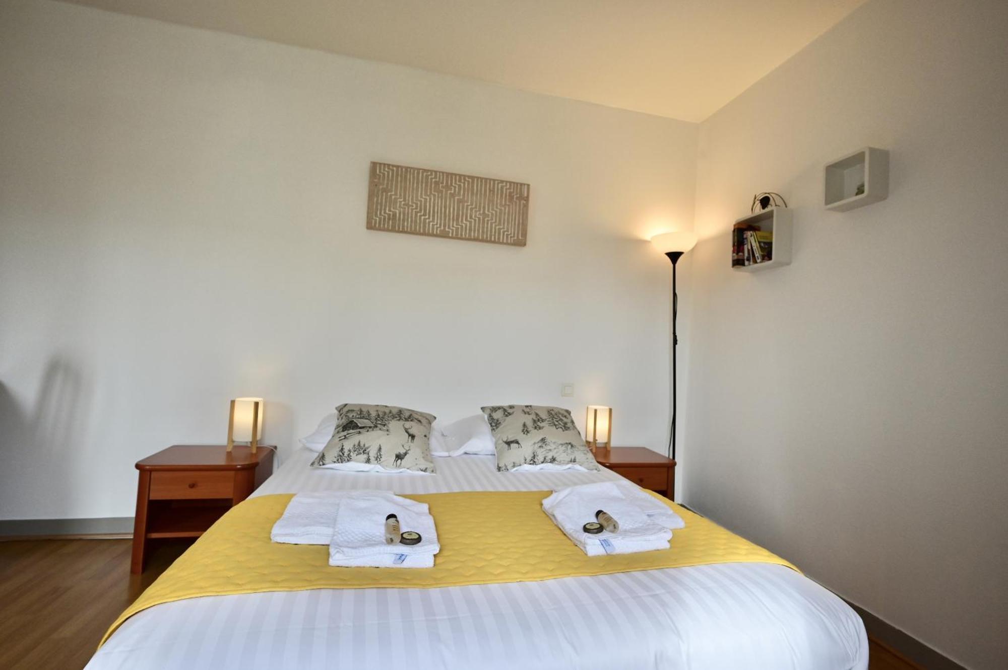 Hotel La Cuisine Des Lulus Montainville  Экстерьер фото