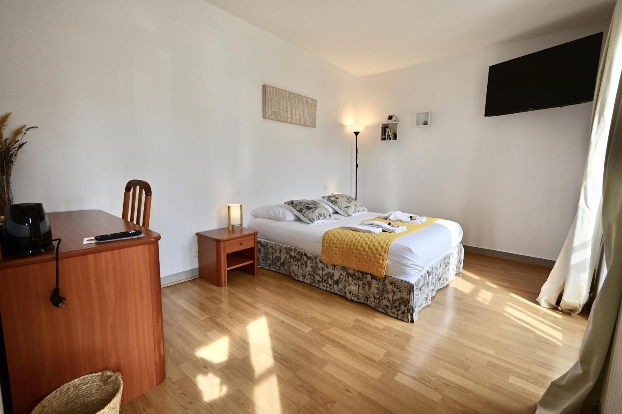 Hotel La Cuisine Des Lulus Montainville  Экстерьер фото