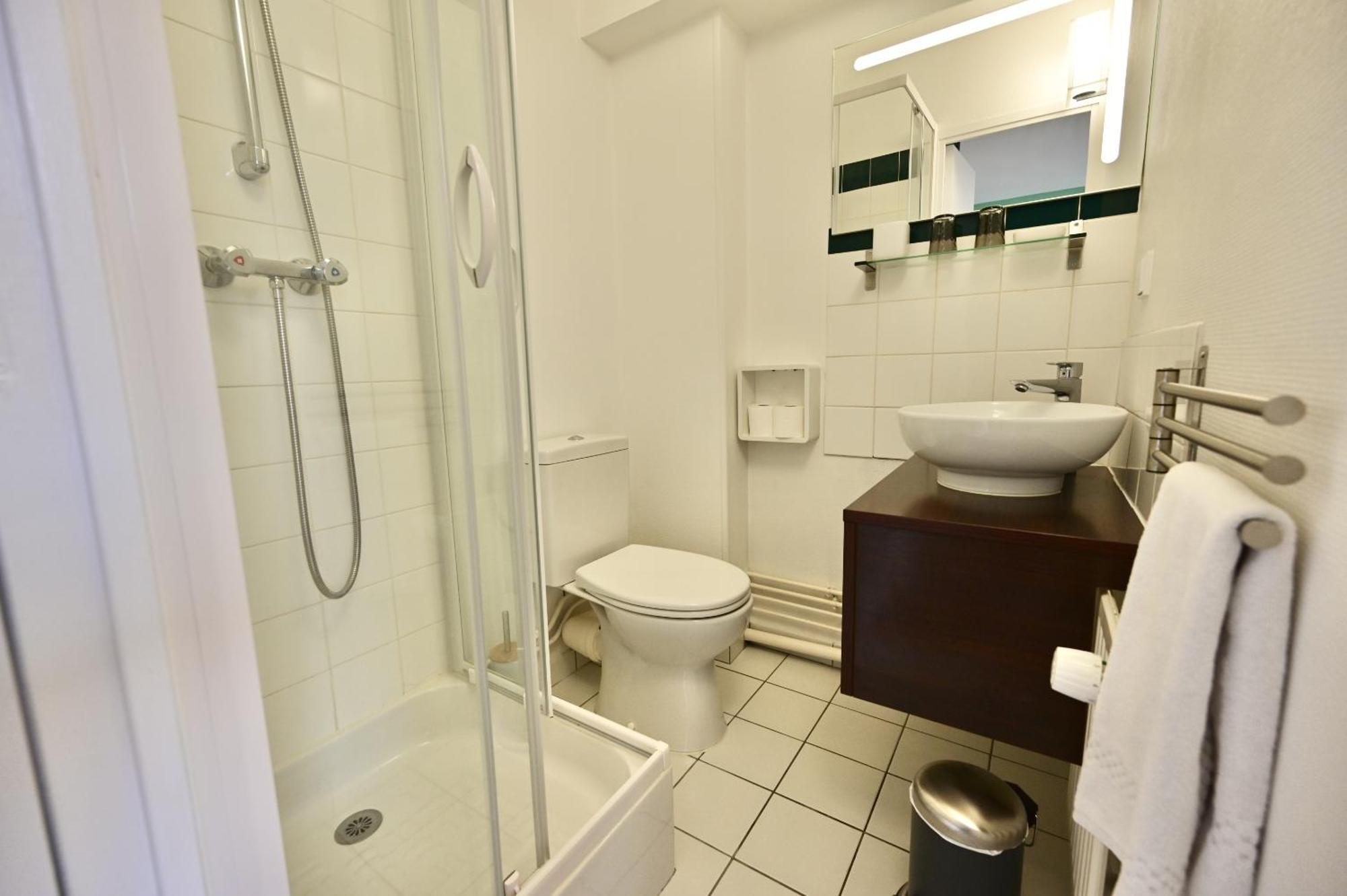 Hotel La Cuisine Des Lulus Montainville  Экстерьер фото